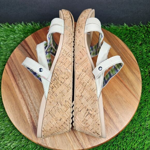 Crocs A Leigh Sandals Womens 10 Strappy Beige Slip On Casual Wedge Heels 11847 - Picture 10 of 13